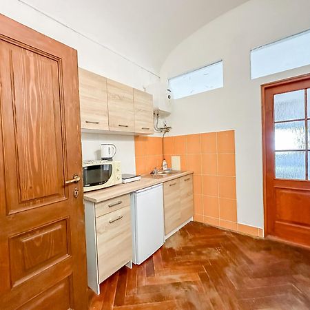 Old Town Apt. A/C And Parking Банска бистрица Екстериор снимка