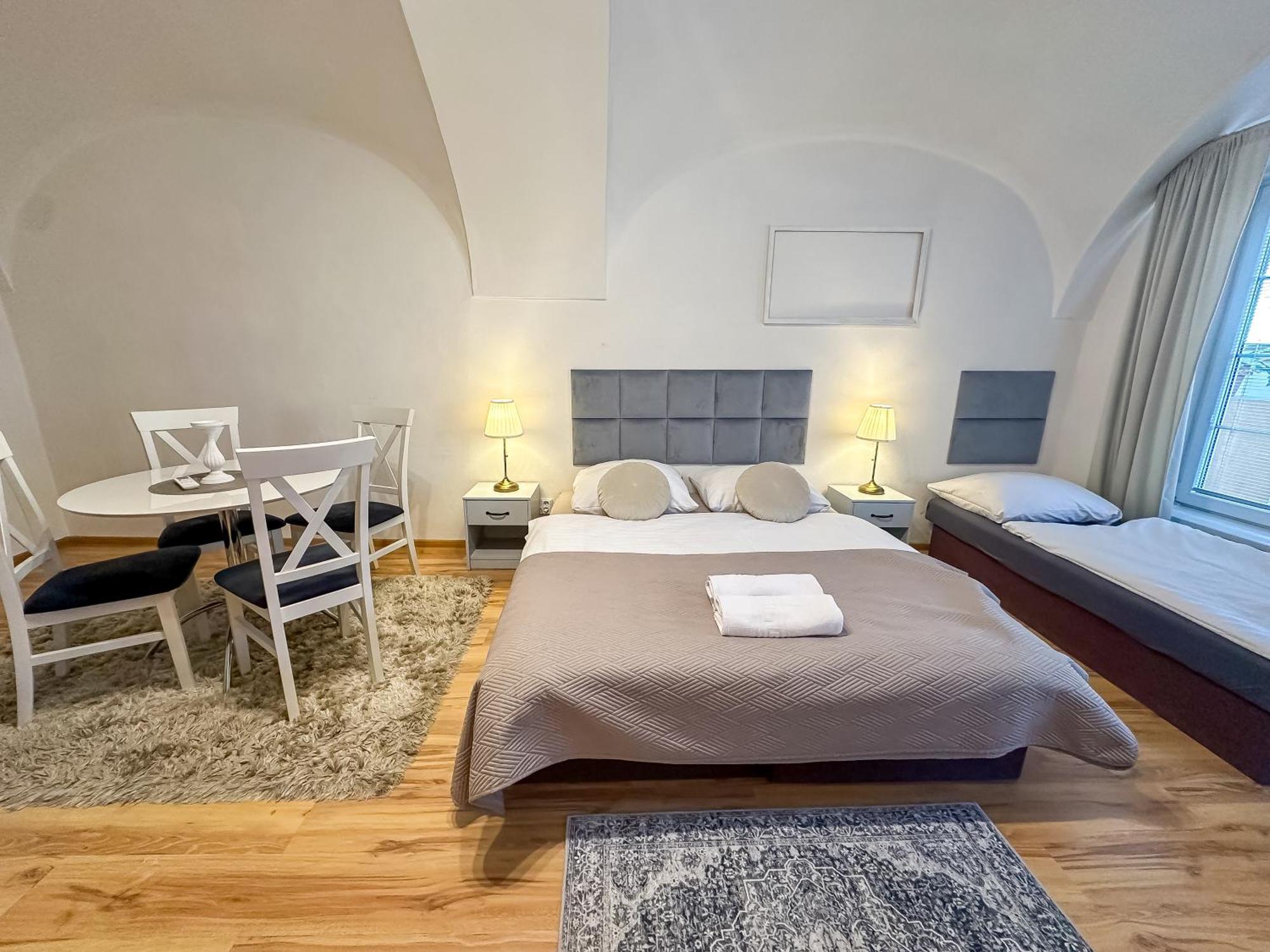 Old Town Apt. A/C And Parking Банска бистрица Екстериор снимка