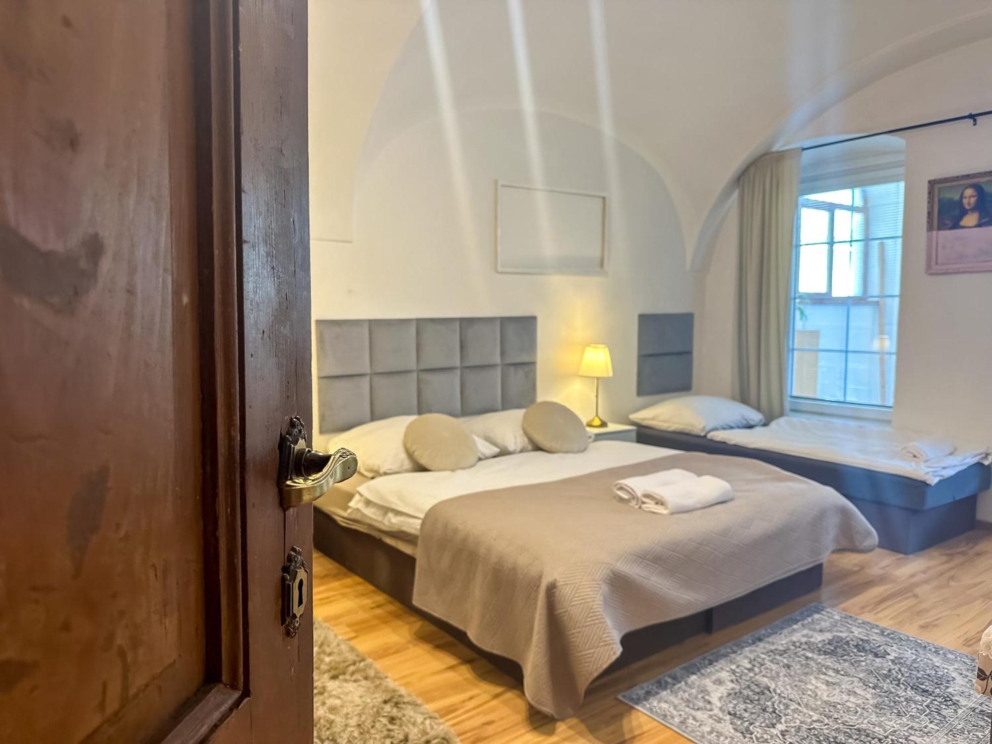 Old Town Apt. A/C And Parking Банска бистрица Екстериор снимка